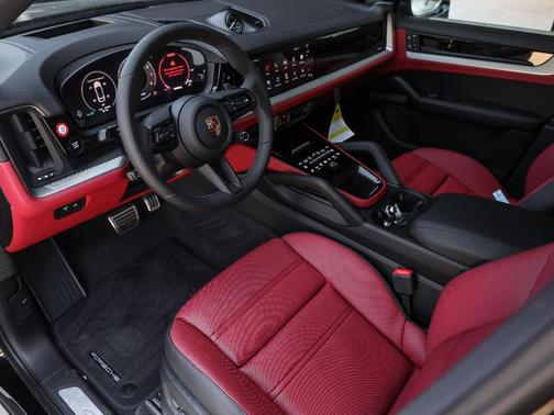2025 Porsche Cayenne S Coupe AWD