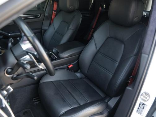 2022 Porsche Cayenne GTS
