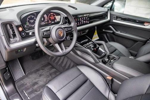 2024 Porsche Cayenne Base