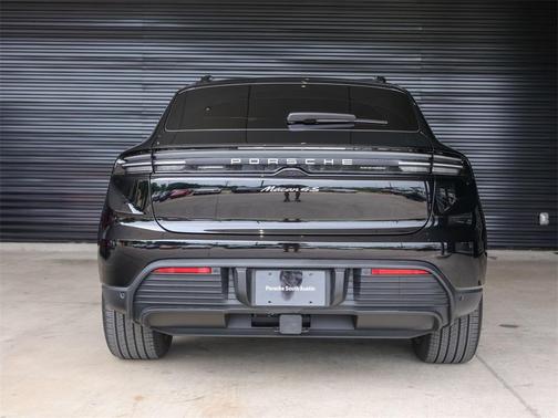 2025 Porsche Macan Electric 4S