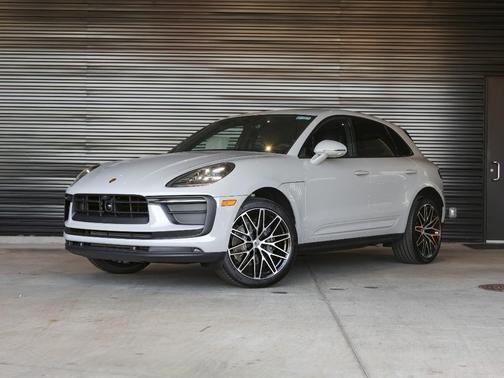 2025 Porsche Macan Base