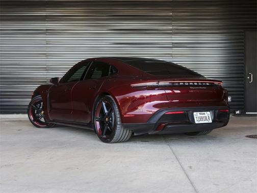 2022 Porsche Taycan Turbo