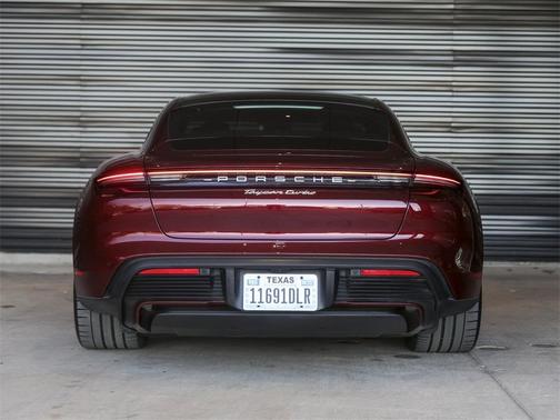 2022 Porsche Taycan Turbo
