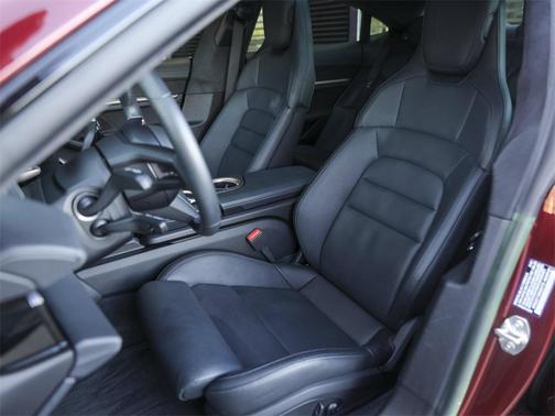 2022 Porsche Taycan Turbo