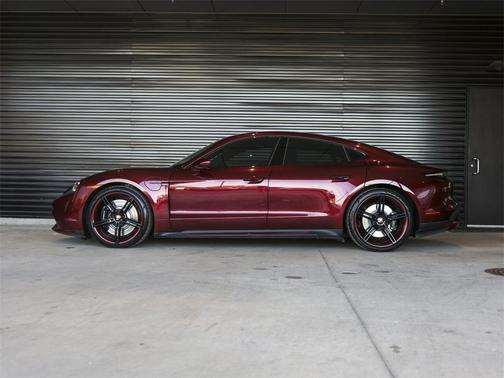 2022 Porsche Taycan Turbo