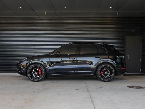 2023 Porsche Cayenne GTS