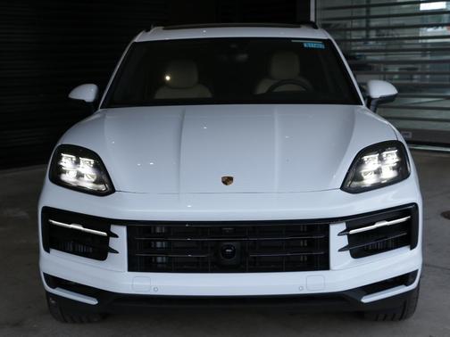 2025 Porsche Cayenne Base