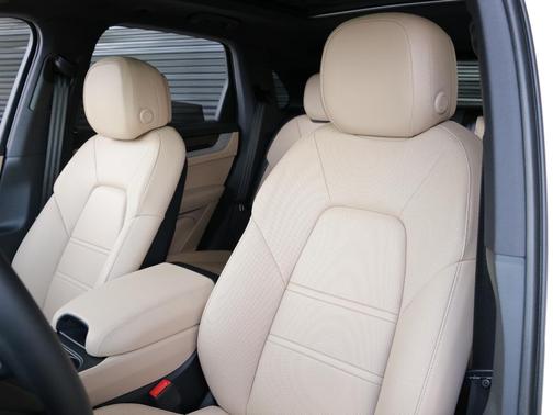 2025 Porsche Cayenne Base