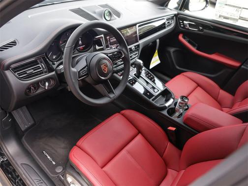2025 Porsche Macan T