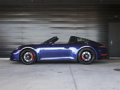 2022 Porsche 911 Targa 4 GTS