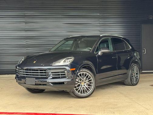 Moonlight Blue Metallic 2019 Porsche Cayenne Base