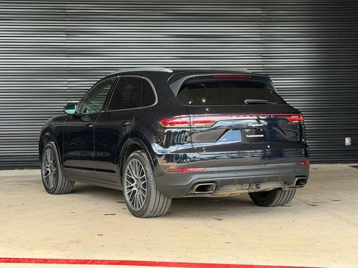 Moonlight Blue Metallic 2019 Porsche Cayenne Base