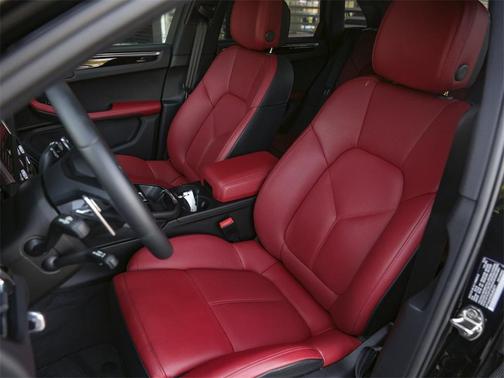 2025 Porsche Macan T