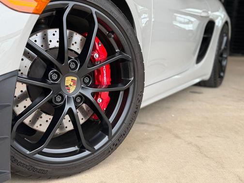 Chalk 2022 Porsche 718 Spyder Base