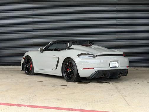 Chalk 2022 Porsche 718 Spyder Base