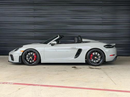 Chalk 2022 Porsche 718 Spyder Base