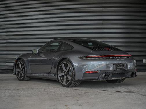 2025 Porsche 911 Carrera