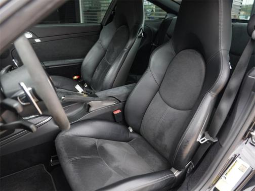 2012 Porsche 911 Carrera 4 GTS