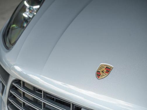 2020 Porsche Macan S
