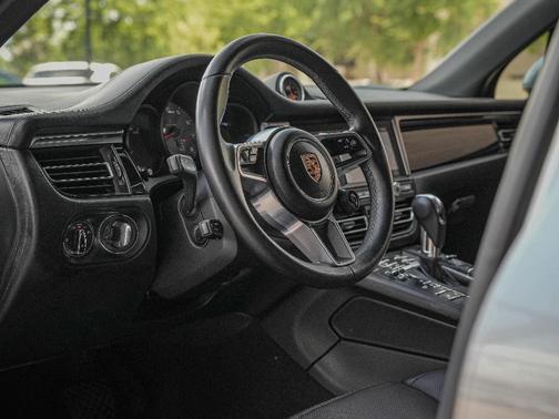 2020 Porsche Macan S