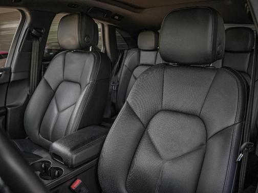 2020 Porsche Macan S