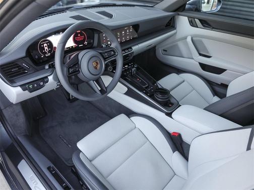 2025 Porsche 911 Carrera