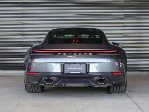 2025 Porsche 911 Carrera