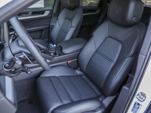 2026 Porsche Cayenne AWD