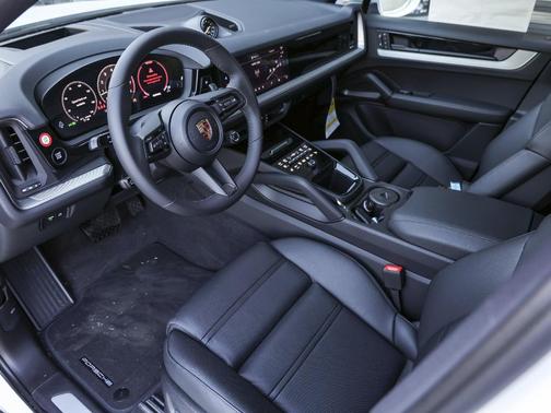 2026 Porsche Cayenne AWD