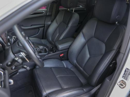 2024 Porsche Macan T