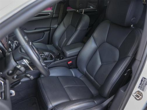 2024 Porsche Macan T