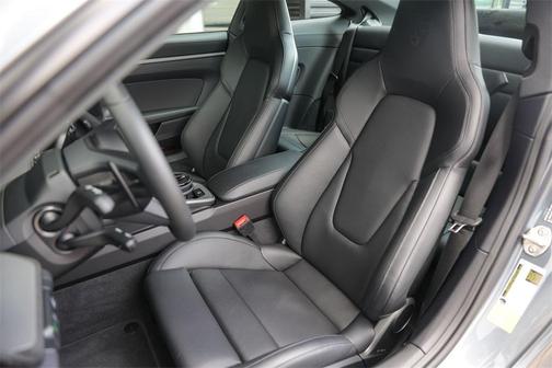 2025 Porsche 911 Carrera