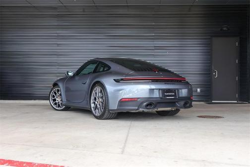 2025 Porsche 911 Carrera