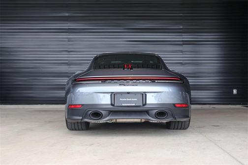 2025 Porsche 911 Carrera