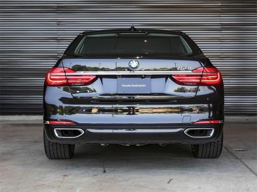 2019 BMW 750 i