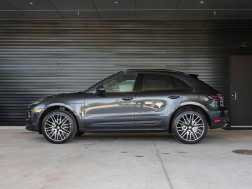 Volcano Grey Metallic 2025 Porsche Macan