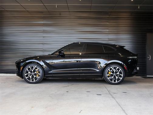 2021 Aston Martin DBX Base