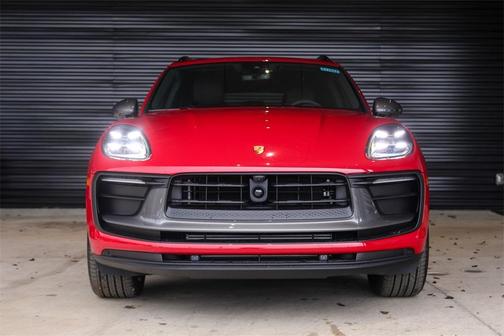 2025 Porsche Macan T