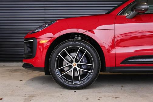 2025 Porsche Macan T