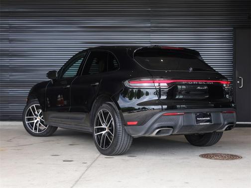 2025 Porsche Macan