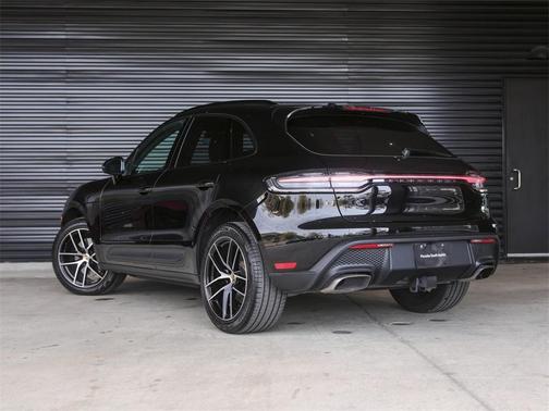 2025 Porsche Macan T