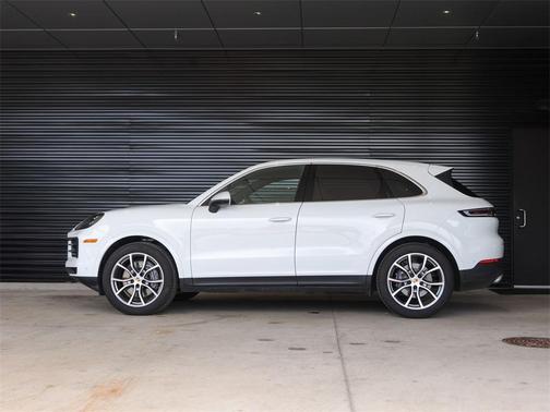 2025 Porsche Cayenne Base