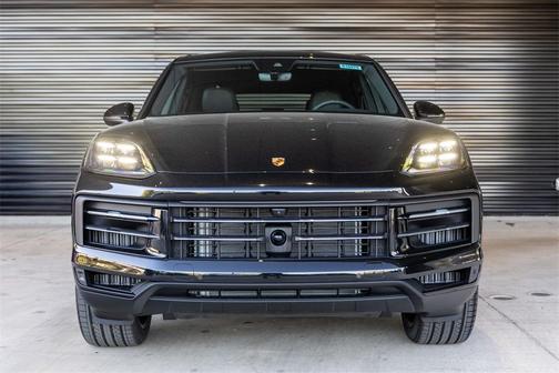 2025 Porsche Cayenne Base