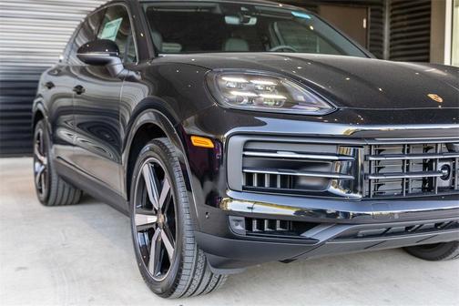 2025 Porsche Cayenne Base