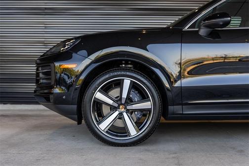 2025 Porsche Cayenne Base