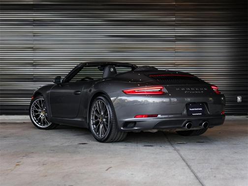2017 Porsche 911 Carrera S