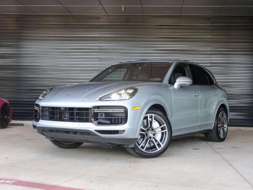 Dolomite Silver Metallic 2022 Porsche Cayenne Turbo