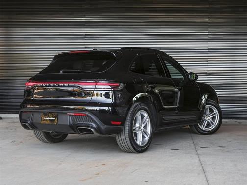 2022 Porsche Macan Base