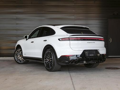 2026 Porsche Cayenne GTS