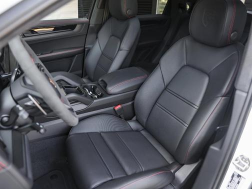 2026 Porsche Cayenne GTS